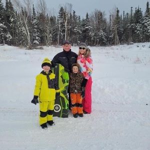 Meet your Posher, Avora